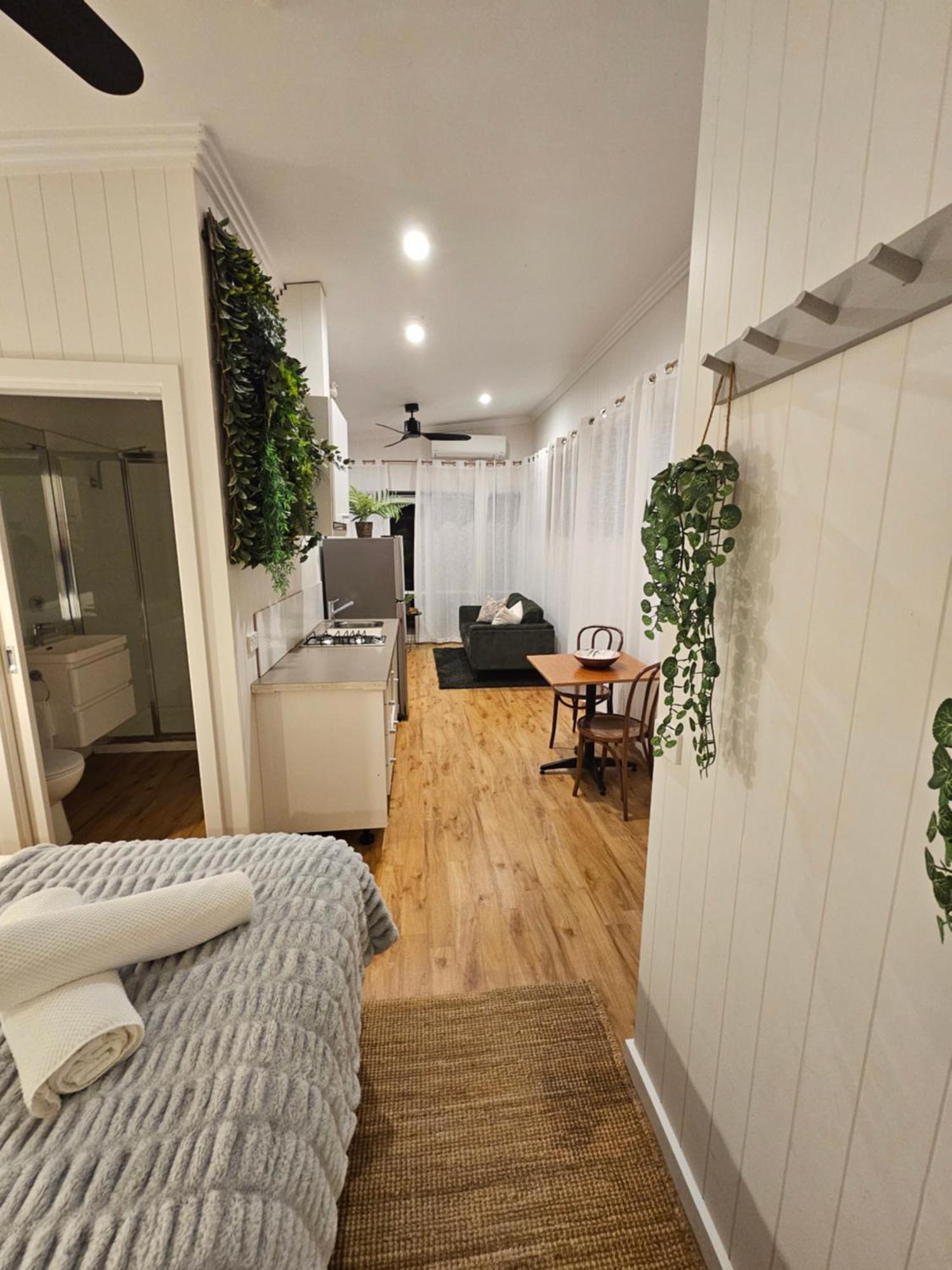 Hotel By The Seaside à Mornington Extérieur photo