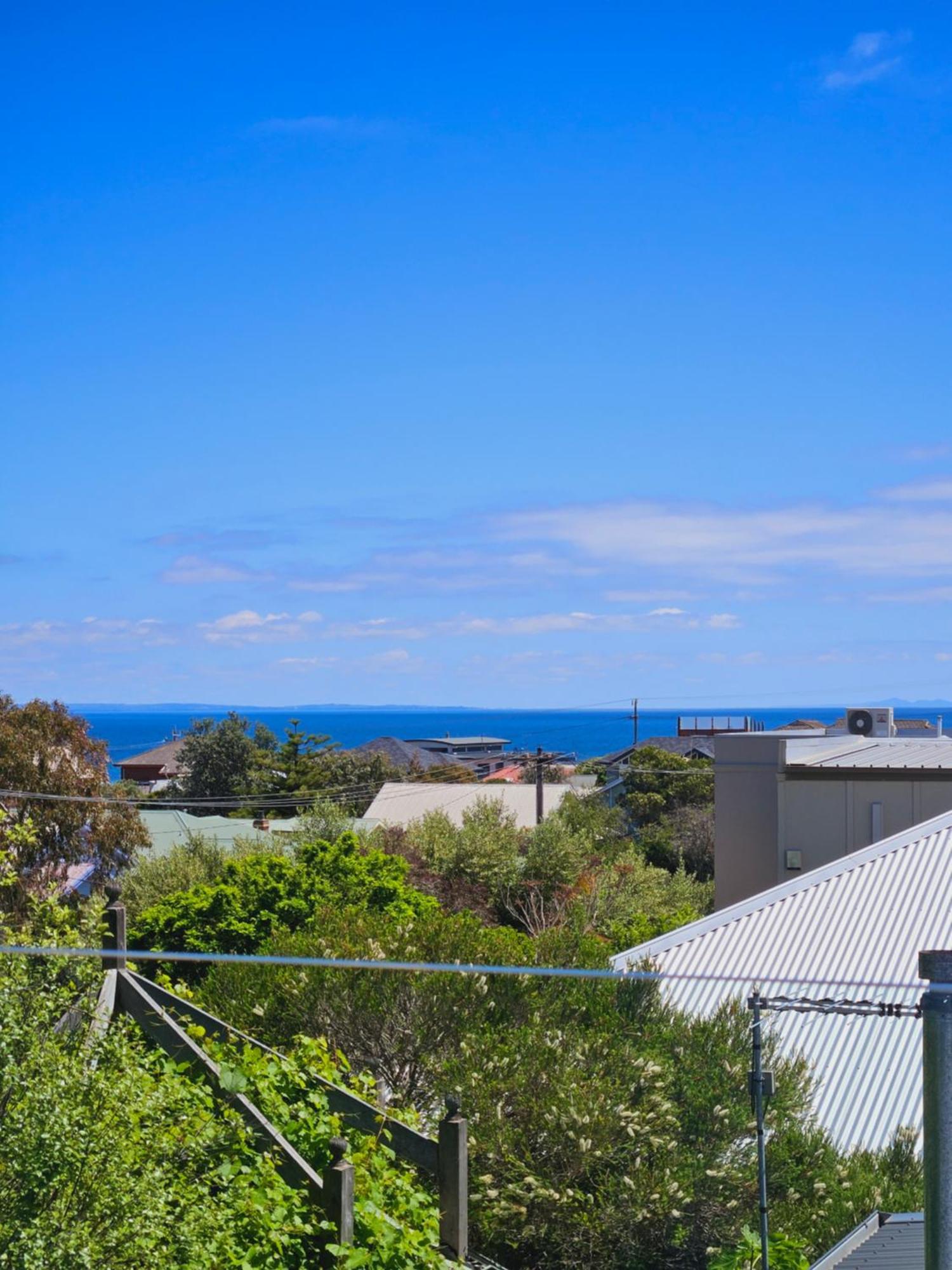 Hotel By The Seaside à Mornington Extérieur photo