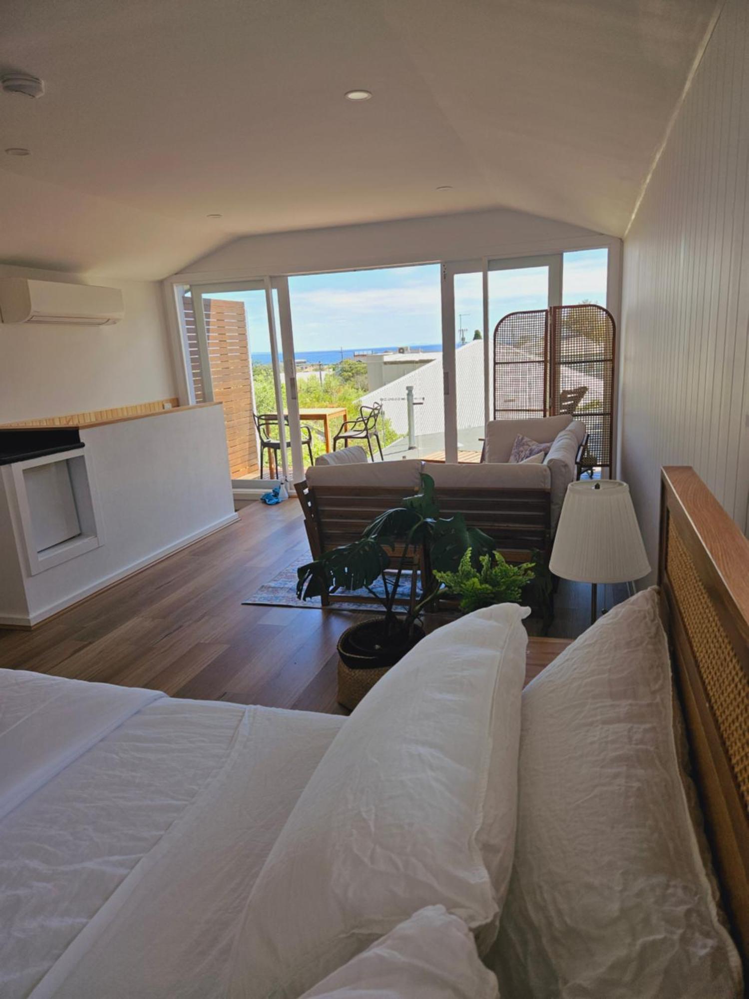 Hotel By The Seaside à Mornington Extérieur photo